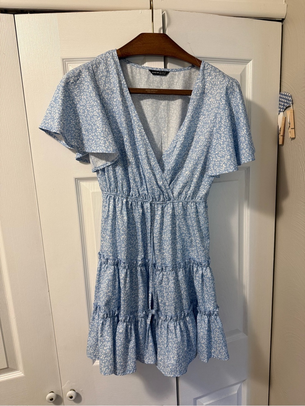 SHEIN Light Blue Floral Tiered V-Neck Dress